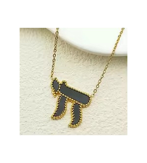 Collier doré avec pendentif Haï noir