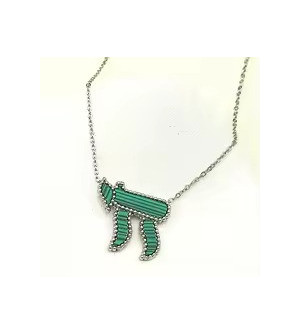 Collier argenté avec pendentif Haï vert