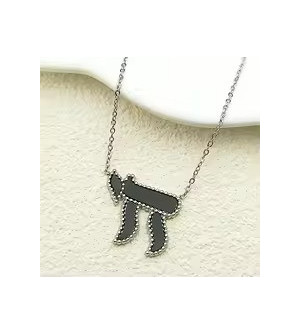 Collier argenté avec pendentif Haï noir